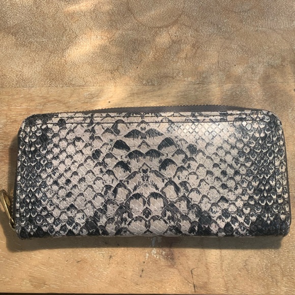 Marc Jacobs Wallet - Picture 3 of 4